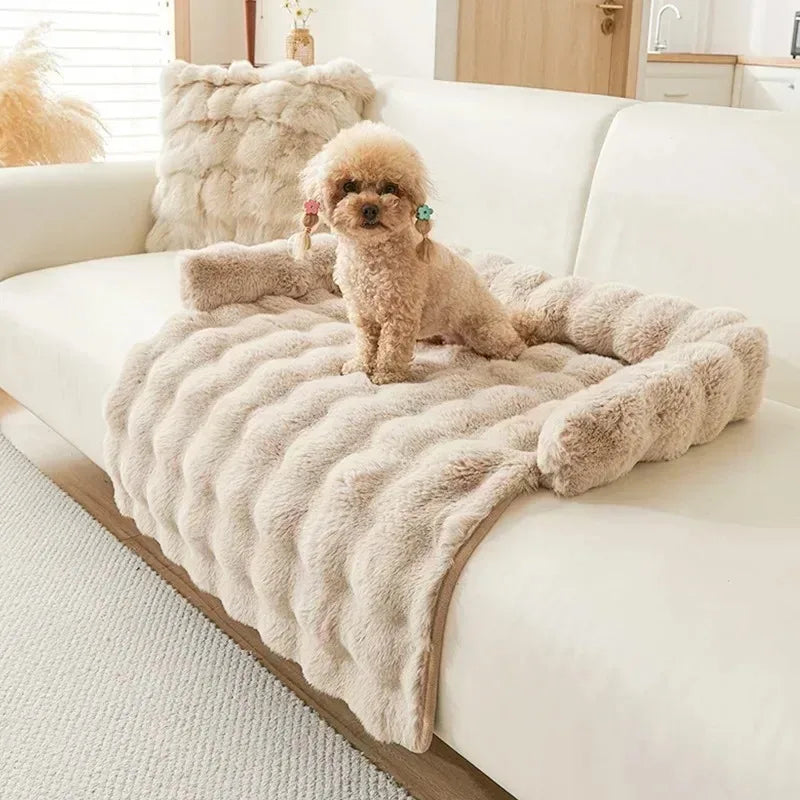 Dessus de lits pour grand et petit chien ou chat. Qualité tout douce avec un grand coussin intégré.,