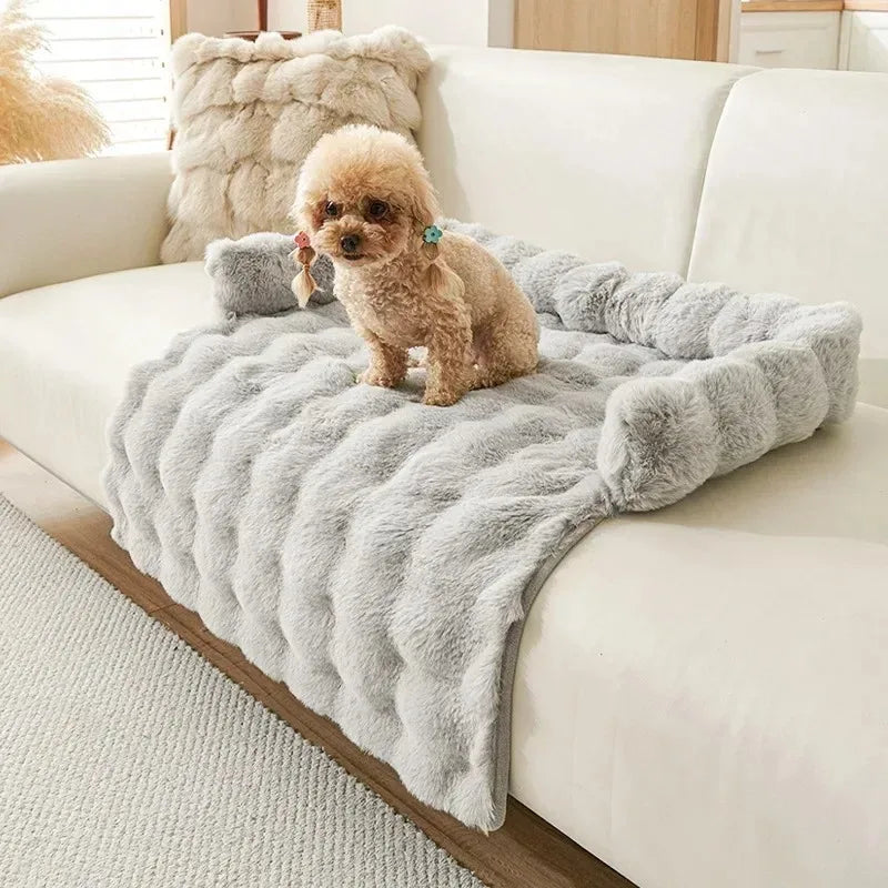 Dessus de lits pour grand et petit chien ou chat. Qualité tout douce avec un grand coussin intégré.,