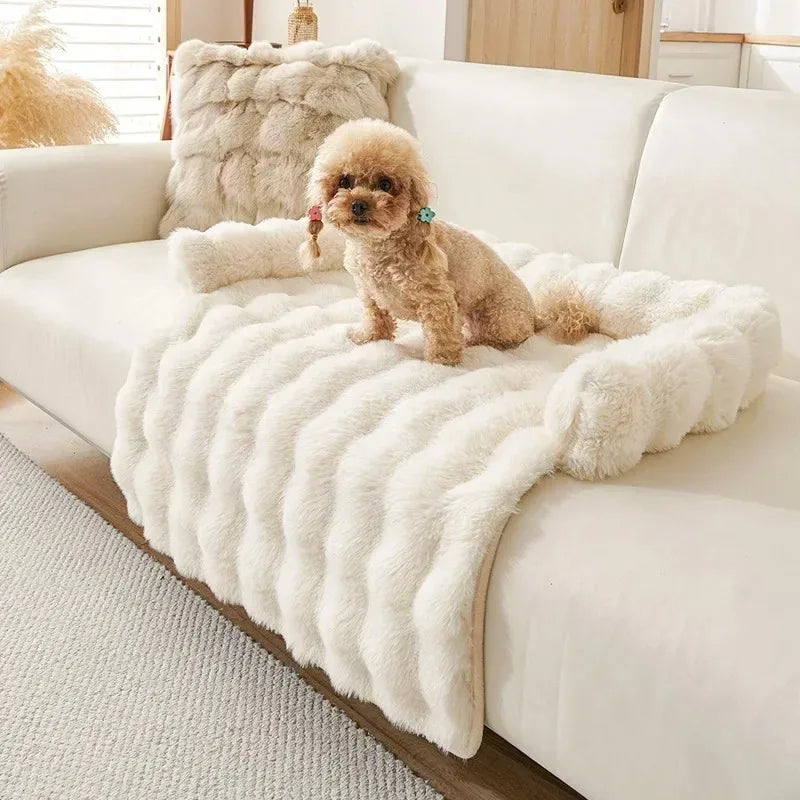 Dessus de lits pour grand et petit chien ou chat. Qualité tout douce avec un grand coussin intégré.,