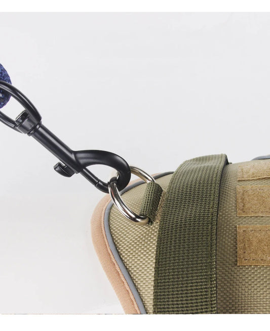 Harnais réfléchissant pour chien sans traction au cou. Harnais réglable, sans traction avec la sangle à la poitrine. Idéal pour la marche pour petits, moyens et grands chiens.