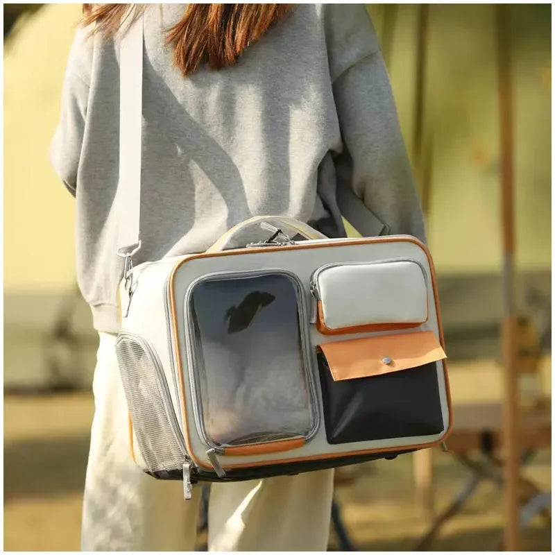 Valises de transport pour petits chiens et chats. Peu être utiliser comme sacs valise pour chat. Qualité au de gamme et transport de nos compagnons très stable ainsi que confortable pour d'agréable voyage.